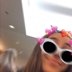 Meet your Posher, Caroline